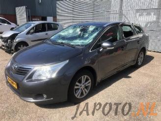 Vrakbiler auto Toyota Avensis Avensis Wagon (T27), Combi, 2008 / 2018 1.8 16V VVT-i 2010/2