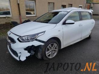 Coche siniestrado Kia Cee d Ceed Sportswagon (CDF), Combi 5-drs, 2018 1.4 T-GDI 16V 2019/1