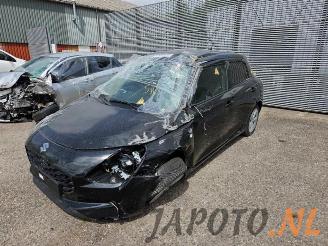 Vrakbiler auto Suzuki Swift Swift (ZCE/ZDE), Hatchback 5-drs, 2023 1.2 VVT 12V Hybrid 2024/11
