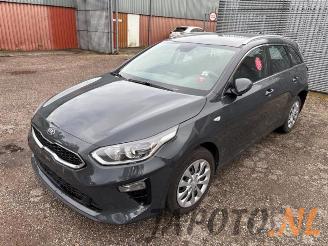 Vrakbiler auto Kia Cee d Ceed Sportswagon (CDF), Combi 5-drs, 2018 1.0i T-GDi 12V 2020/11