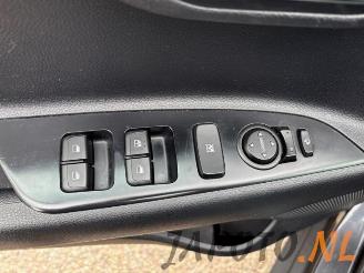 Kia Stonic Stonic (YB), SUV, 2017 1.0i T-GDi 12V picture 17