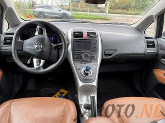 Toyota Auris Auris (E15), Hatchback, 2006 / 2012 1.8 16V HSD Full Hybrid picture 9