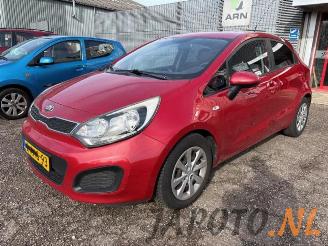 skadebil auto Kia Rio Rio III (UB), Hatchback, 2011 / 2017 1.2 CVVT 16V 2013/4