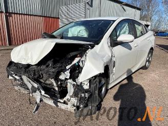 Vrakbiler auto Toyota Prius Prius (ZVW5), Hatchback, 2015 / 2022 1.8 16V Hybrid 2019/4