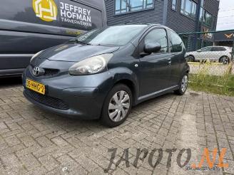 Coche siniestrado Toyota Aygo Aygo (B10), Hatchback, 2005 / 2014 1.0 12V VVT-i 2008/11