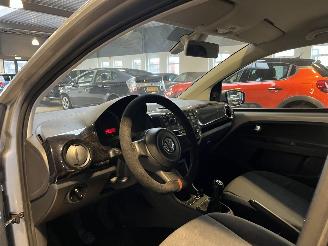 Volkswagen Up! 1.0 move up! BlueMotion picture 13