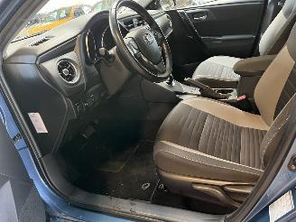 Toyota Auris 1.8 Hybrid Lease Pro picture 16