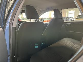 Toyota Auris 1.8 Hybrid Lease Pro picture 12