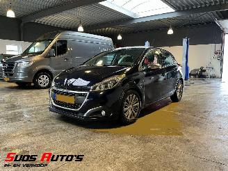 krockskadad bil auto Peugeot 208 1.6 BlueHDi Blue Premium 90.000 KM! 2015/12