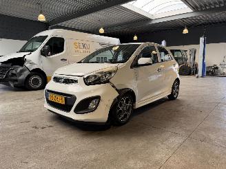 damaged passenger cars Kia Picanto 1.0 CVVT Design Edition NAP! 2013/2