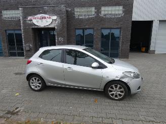 damaged passenger cars Mazda 2 1.3 S-VT Touring 2008/11