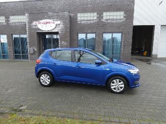 krockskadad bil auto Dacia Sandero 1.0 TCe Bi-FUEL Essential 2021/6