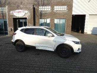 Unfallwagen Nissan Qashqai 1.2 N-Connecta 2018/7