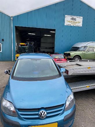 Vrakbiler auto Volkswagen Golf Plus (5M1/1KP) MPV 1.6 (BSE) [75kW] 2005/1