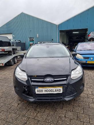 Uttjänta bilar auto Ford Focus 3 Wagon Combi 1.0 Ti-VCT EcoBoost 12V 100 (M2DA(Euro 5)) [74kW][101PK] 5-BAK 2013/1