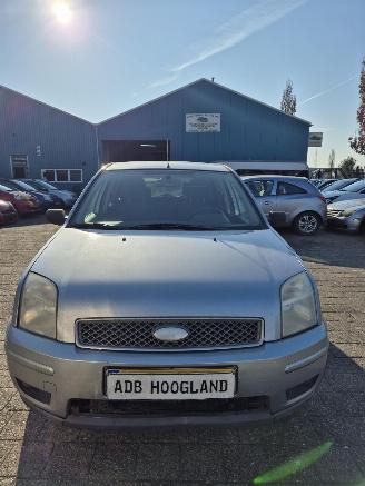 Vrakbiler auto Ford Fusion Combi 1.6 16V (FYJA(Euro 5)) [74kW] 2005/1