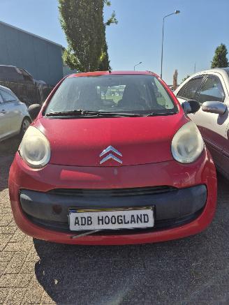 Salvage car Citroën C1 Hatchback 1.0 12V (1KR-FE(CFB)) [50kW] 2007/1