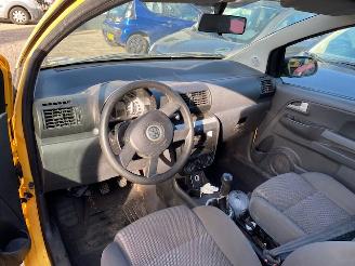 Volkswagen Fox (5Z) Hatchback 1.4 16V (BKR) [55kW] 5-BAK picture 7