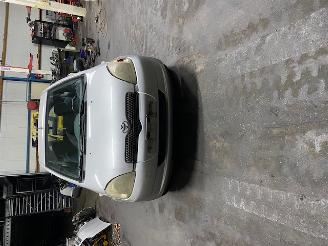 Auto da rottamare Toyota Yaris (P1) Hatchback 1.3 16V VVT-i (2NZFE) [63kW] 5-BAK 2000/1