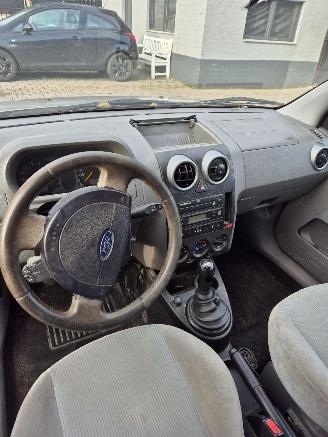 Ford Fusion Combi 1.6 16V (FYJA(Euro 5)) [74kW] picture 8