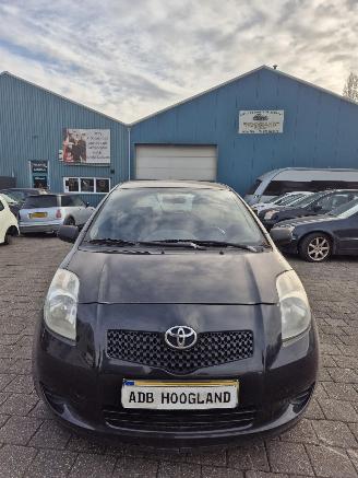 demontáž osobní automobily Toyota Yaris II (P9) Hatchback 1.3 16V VVT-i (2SZFE) [64kW] 5-BAK 2006/1