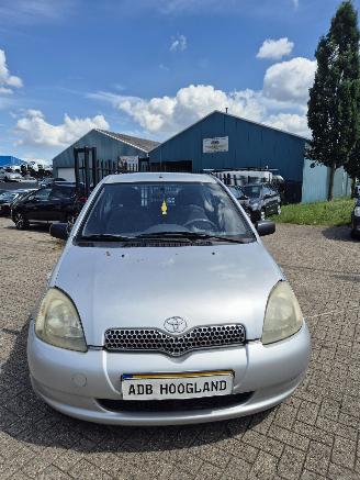 demontáž osobní automobily Toyota Yaris (P1) Hatchback 1.3 16V VVT-i (2NZFE) [63kW] 5-BAK 2001/1