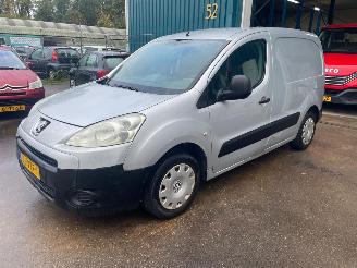 damaged passenger cars Peugeot Partner Partner (GC/GF/GG/GJ/GK) Van 1.6 HDI 75 16V (DV6BUTED4(9HT)) [55kW] 2008/6