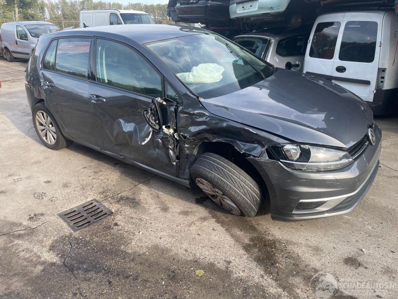 Volkswagen Golf Golf VII (AUA) Hatchback 1.0 TSI 12V (CHZC(Euro 6)) [81kW]