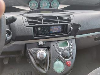 Peugeot 807 2.0 16V picture 11