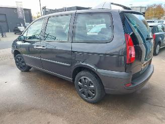 Peugeot 807 2.0 16V picture 6