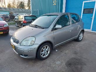 krockskadad bil auto Toyota Yaris 1.3 16V vvti 2006/2
