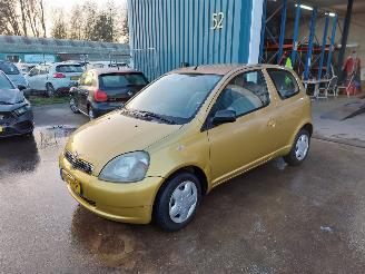 Coche accidentado Toyota Yaris Yaris (P1) Hatchback 1.0 16V VVT-i (1SZFE) [50kW] 2000/9