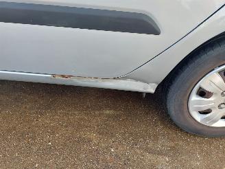 Hyundai I-10 i10 (F5) Hatchback 1.1i 12V (G4HG) [49kW] picture 14