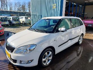 skadebil auto Skoda Fabia Fabia II Combi Combi 5-drs 1.2 TDI 12V 2011/10