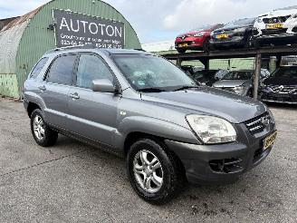 Vaurioauto  passenger cars Kia Sportage 2.0 CVVT 104KW Clima Executive 2006/1