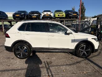 Volkswagen Tiguan 1.4 TSI 110KW eHybrid Dsg Clima Navi Led R-Line picture 4