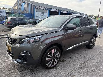 Schadeauto Peugeot 3008 1.2 96KW Clima Navi Camera Led Premium Blue Lease NAP 2019/6