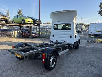 damaged commercial vehicles Iveco Daily 3.0 Autom. 132KW 35S18H 410 Chassiscabine Luchtremmen 2022/12