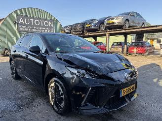 Damaged car MG MG4 64 kWh 150KW Electric Luxury Navi Clima 360View NAP 2023/4