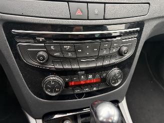 Peugeot 508 1.6 115KW Autom. Pano Clima Keyless Lease Executive picture 10