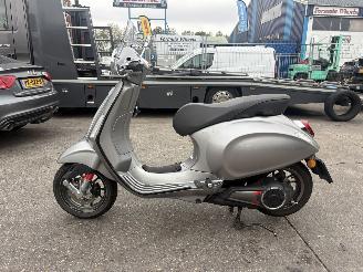 krockskadad bil motor Piaggio Overig Vespa Elettrica 4KW 2020/5