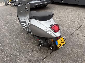 Piaggio Overig Vespa Elettrica 4KW picture 5