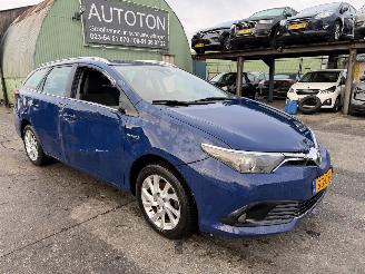 krockskadad bil auto Toyota Auris Touring Sports 1.8 Hybrid 73KW Clima Navi Camera Led Xenon Aspiration NAP 2018/4