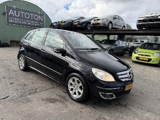 Avarii autoturisme Mercedes B-klasse 200 Autom. 100KW Clima Navi NAP 2006/1