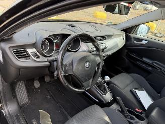 Alfa Romeo Giulietta 1.6 JTDM 77KW Clima Navi Led Xenon Distinctive NAP picture 6