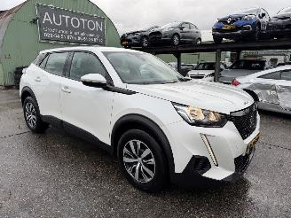 Unfallwagen Peugeot 2008 1.2 75KW Clima Navi Led 360 view Active NAP 2021/2