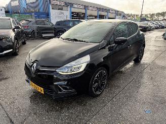 skadebil auto Renault Clio 0.9 TCE 66KW Clima Navi Led 5-drs 2017/4