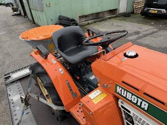 Toyota 1000 KUBOTA B1502-M SNEEUWSCHUIVER 1100 UUR! picture 12