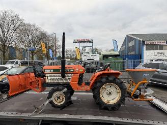 Toyota 1000 KUBOTA B1502-M SNEEUWSCHUIVER 1100 UUR! picture 6
