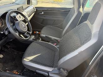 Volkswagen Up! 1.0 55KW High Up Navi Airco NAP picture 6